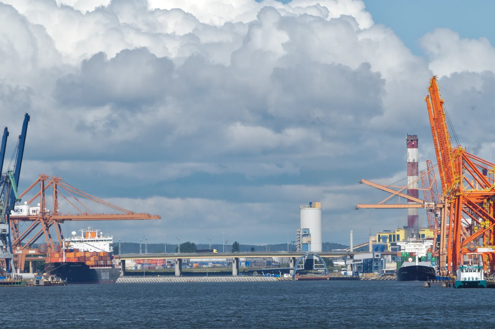 Terminais de contêineres em Gdynia, Polônia