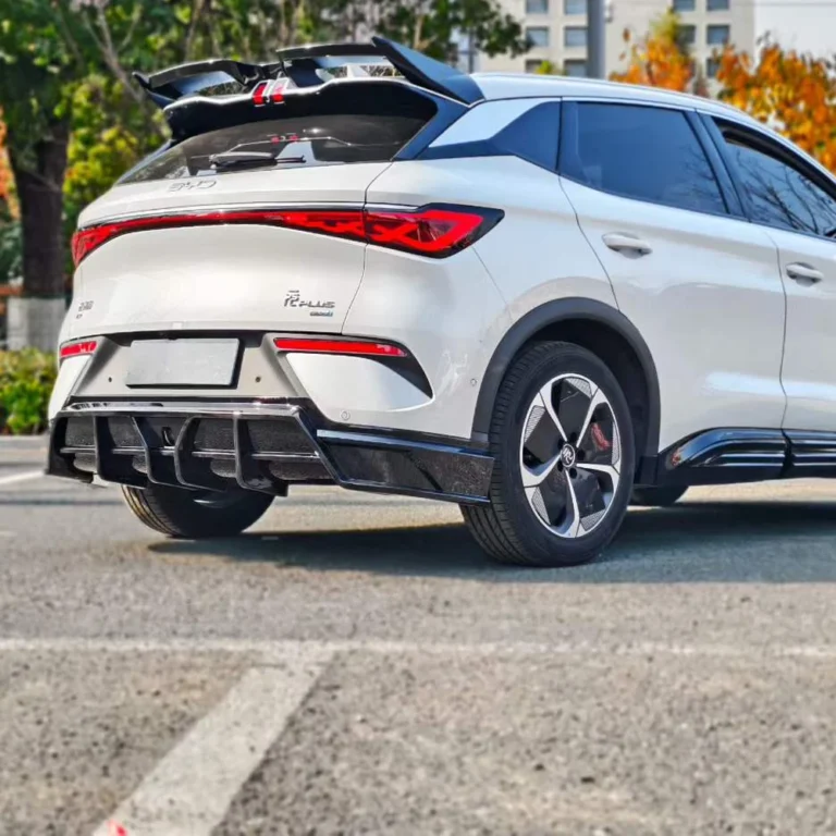 difusor traseiro BYD ATTO 3 versão mais recente preto brilhante