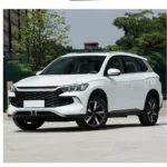BYD Song Pro com para-lamas — vista dianteira três quartos