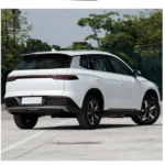 BYD Song Pro com para-lamas — vista traseira três quartos