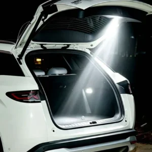 Gece açık bagaj kapağı ve kargo alanını aydınlatan LED bagaj lambası ile BYD SUV