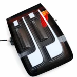 Luz trasera del BYD Fangchengbao Ti 7, vista en ángulo sobre fondo blanco